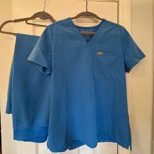 Figs Capri Blue scrub set